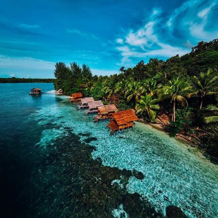 Meos Ambower Homestay Raja Ampat Fam Екстер'єр фото