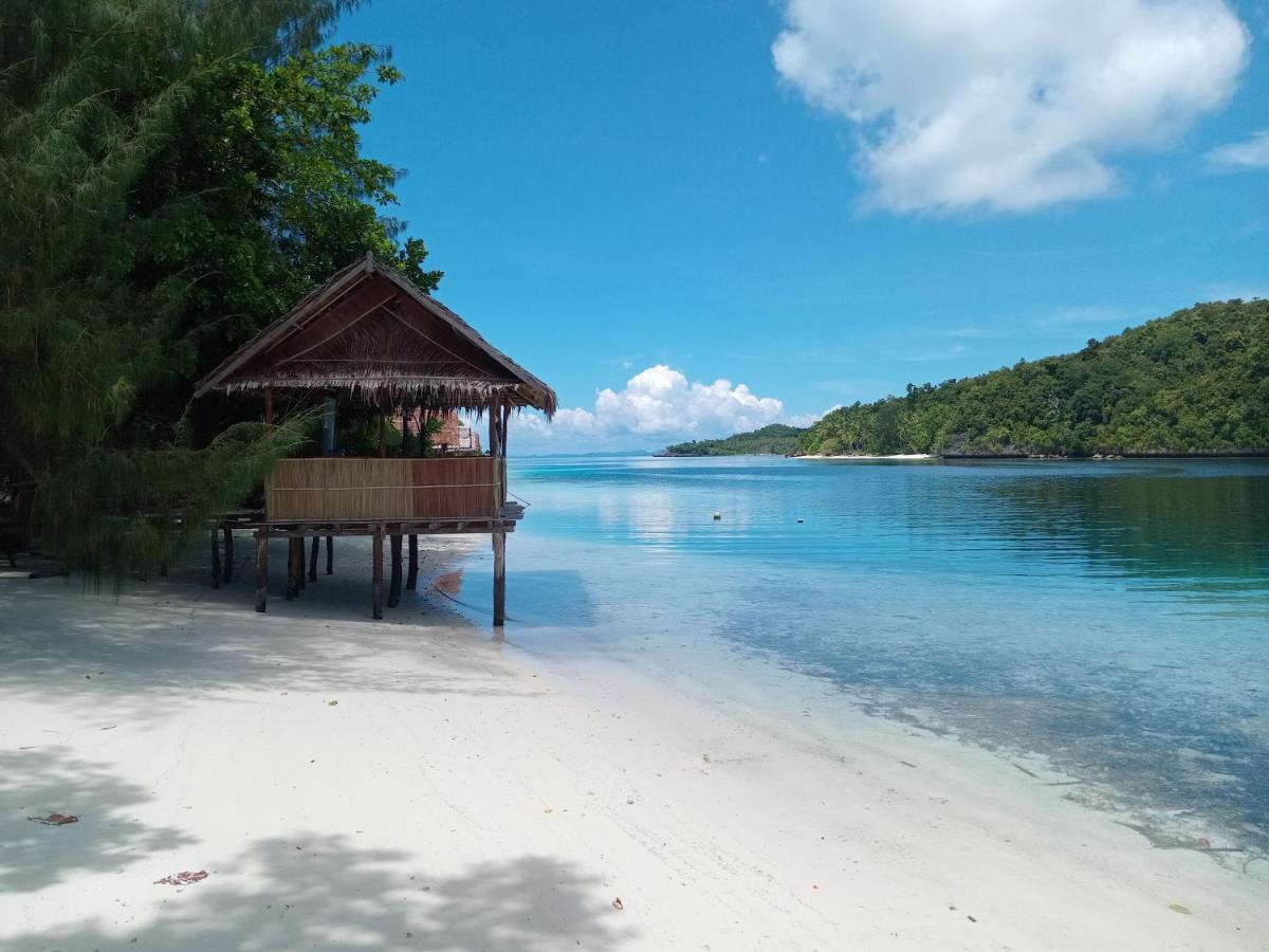 Meos Ambower Homestay Raja Ampat Fam Екстер'єр фото