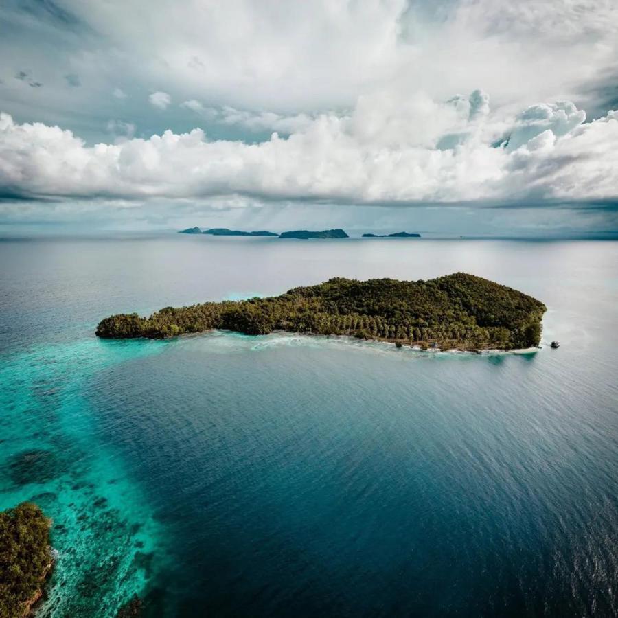 Meos Ambower Homestay Raja Ampat Fam Екстер'єр фото
