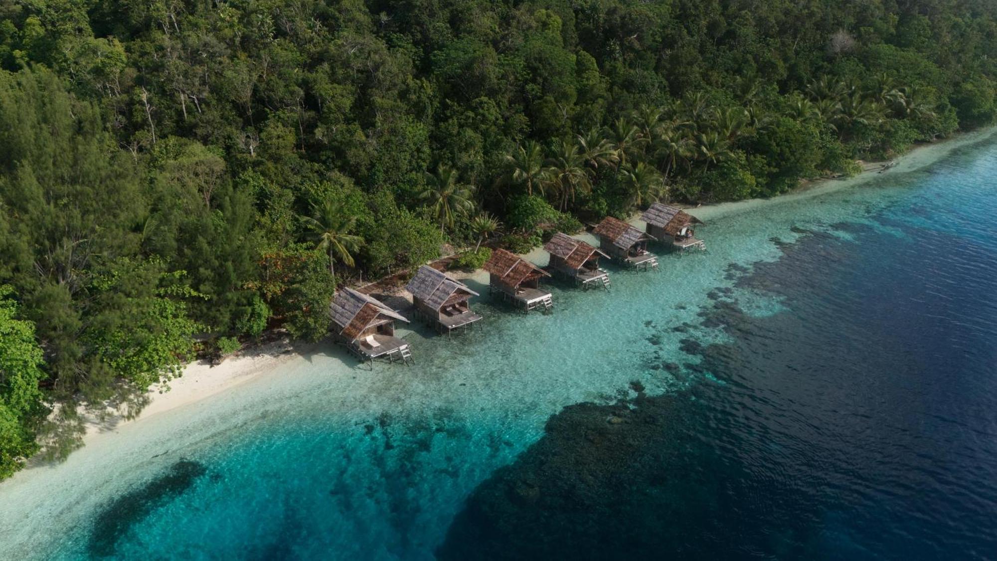 Meos Ambower Homestay Raja Ampat Fam Екстер'єр фото