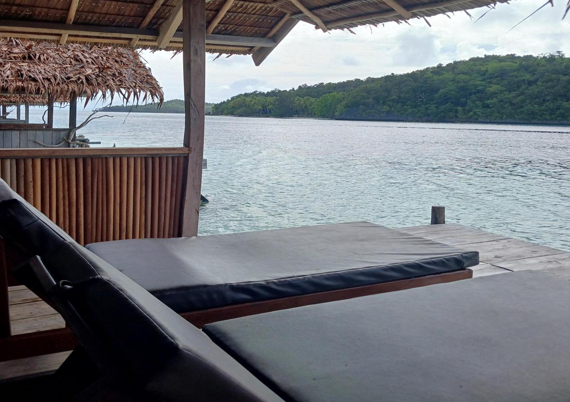 Meos Ambower Homestay Raja Ampat Fam Екстер'єр фото