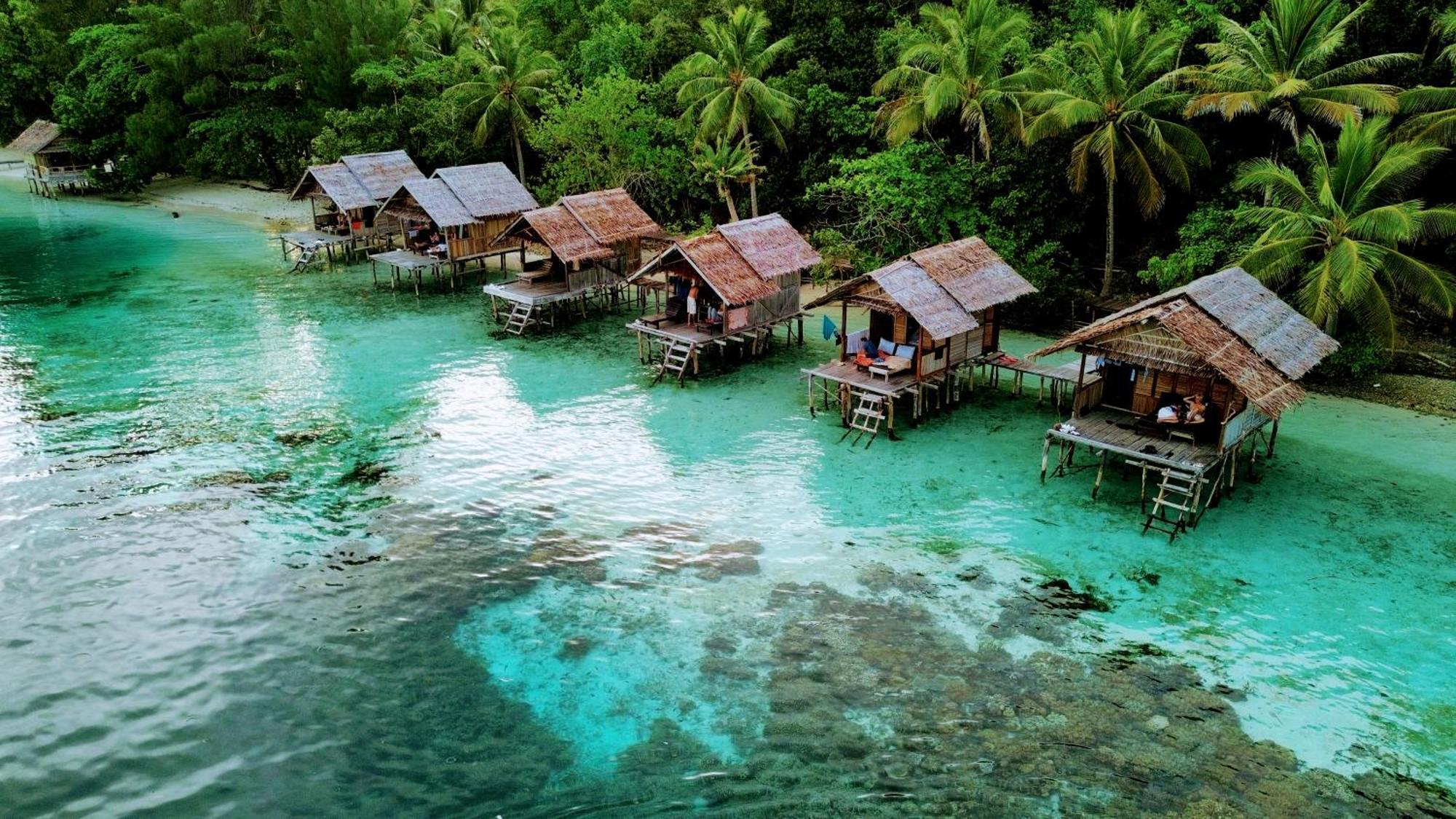 Meos Ambower Homestay Raja Ampat Fam Екстер'єр фото