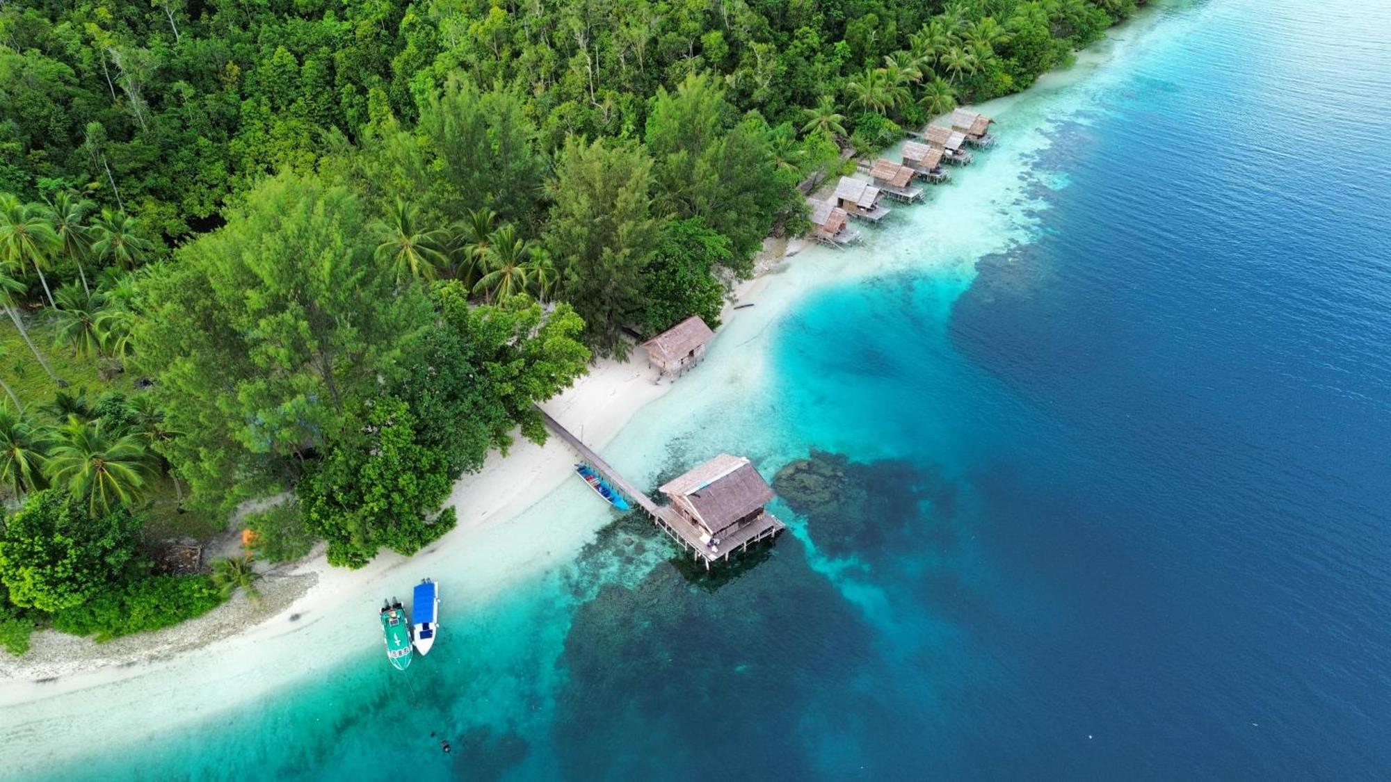 Meos Ambower Homestay Raja Ampat Fam Екстер'єр фото