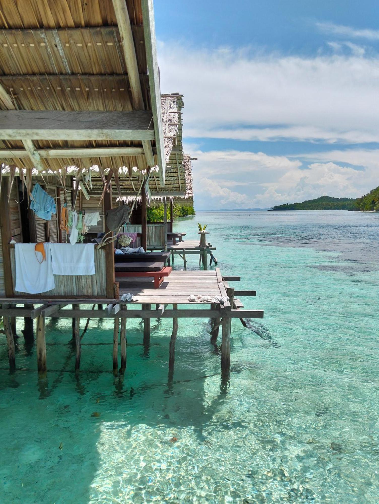 Meos Ambower Homestay Raja Ampat Fam Екстер'єр фото
